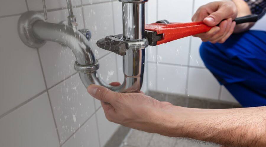 Expert burst pipe repair services in Maryneal, TX
